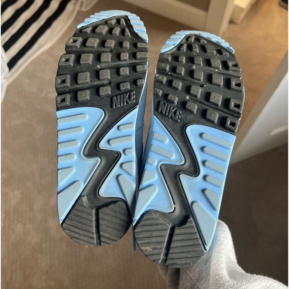 Nike Women’s Air Max Sneakers in Light Blue and White - Picture 6 of 8